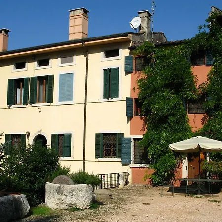Farm stay Agriturismo Corte Pellegrini